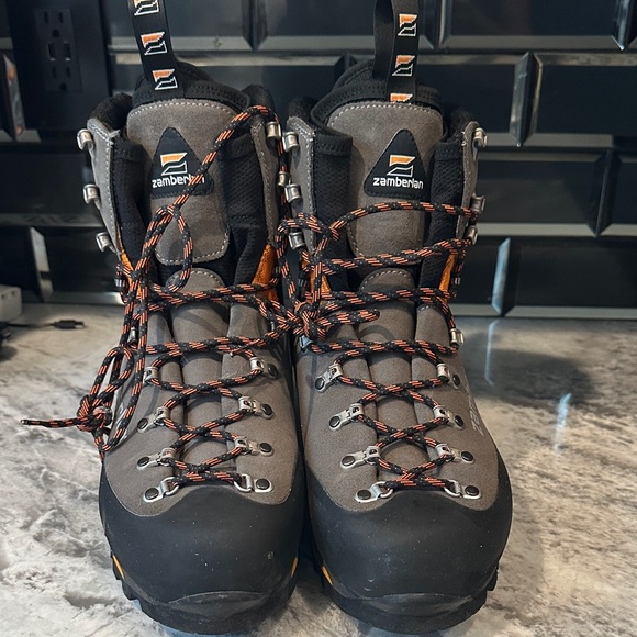 Zamberlan Men's Gray and Black Hiking BootsEuro 46 11.5